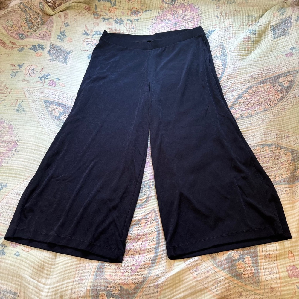 NWT Chicos 3 Travelers Culotte Crop Pants Black Wide Leg Pockets XL Pull On